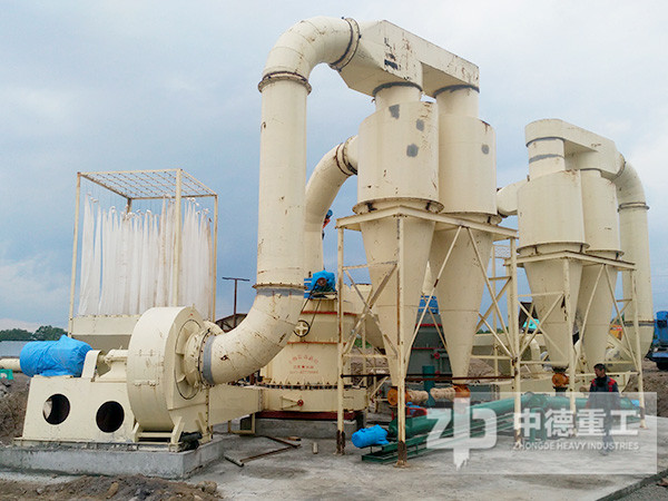 紅星環(huán)保磨粉機生產現場