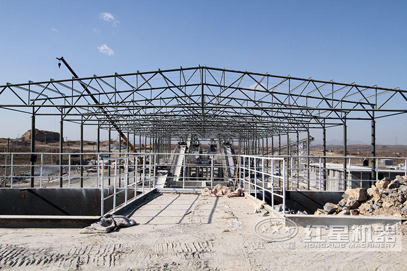 圖為河北一大型砂石場(chǎng) 圖為河北一大型砂石場(chǎng)