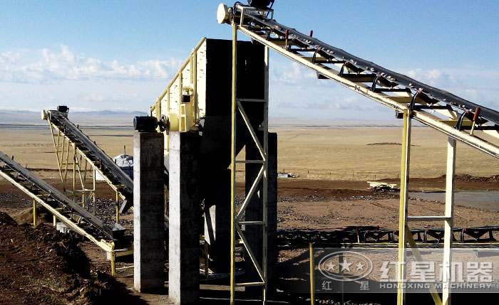 振動(dòng)篩沙機(jī)還是可移動(dòng)的好，流動(dòng)作業(yè)隨時(shí)轉(zhuǎn)場