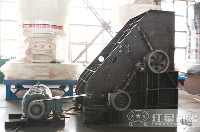 破碎赤泥可以用雙級破碎機(jī)嗎？有沒有時(shí)產(chǎn)35t的雙級破碎機(jī)