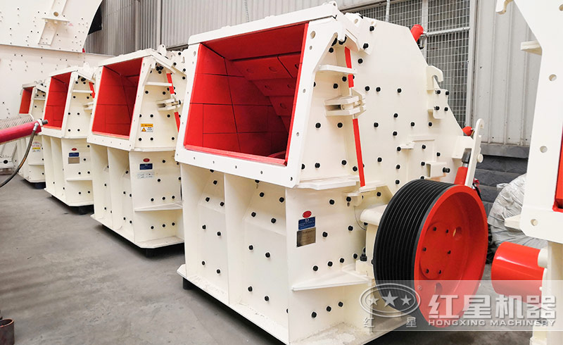 時產(chǎn)200噸破碎篩分設(shè)備有哪些？有破碎篩分設(shè)備生產(chǎn)視頻看嗎