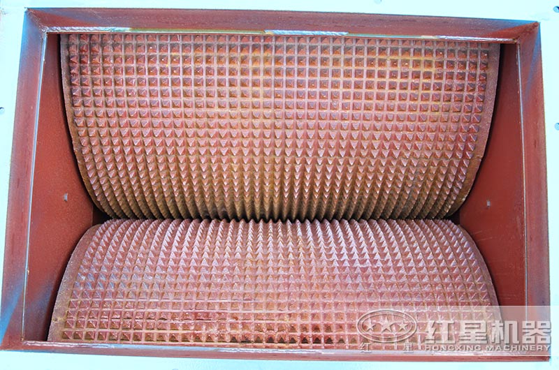 制砂選對輥破碎機(jī)還是沖擊式制沙機(jī)？