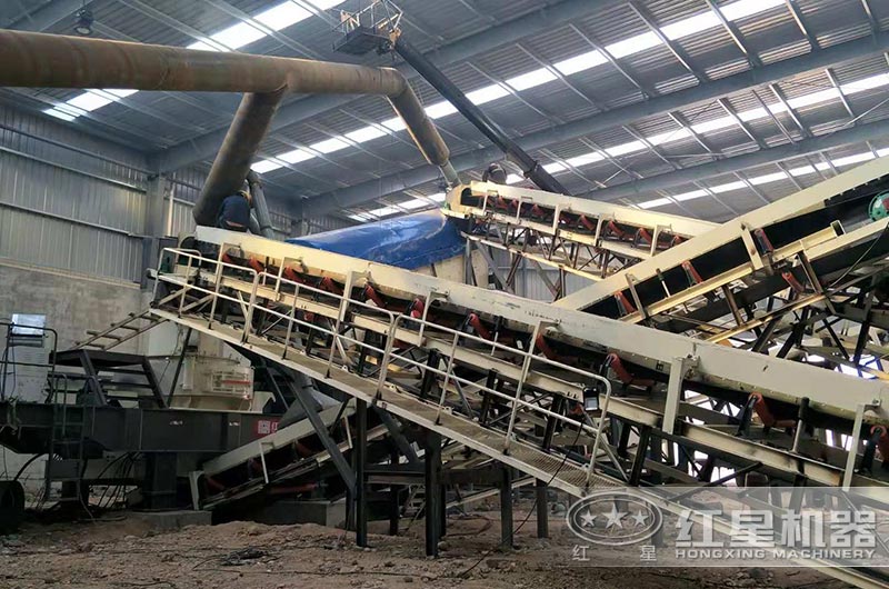 花崗巖石制砂、場地有限怎么辦？這臺移動制沙機幫你搞定