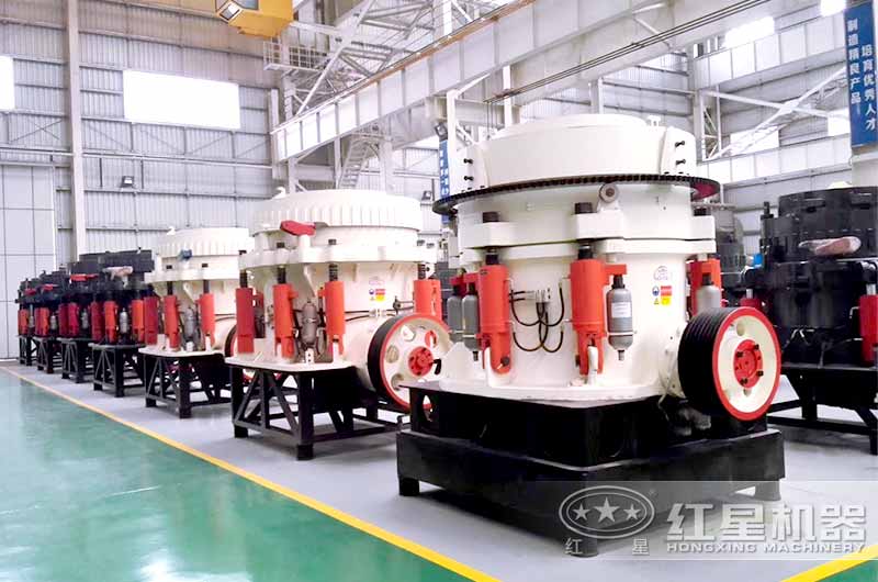 二級破碎設備圓錐破，前期投資成本高，后期運行成本低