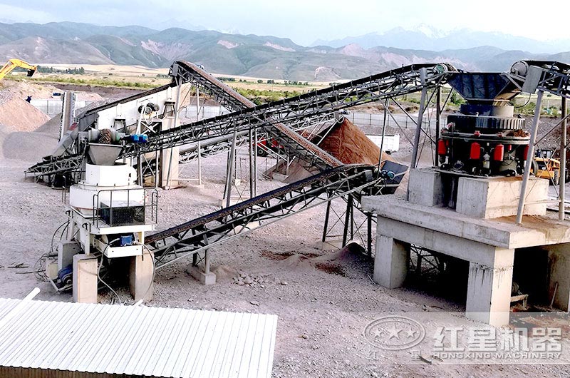 花崗巖生產(chǎn)線現(xiàn)場，圓錐破和制砂機