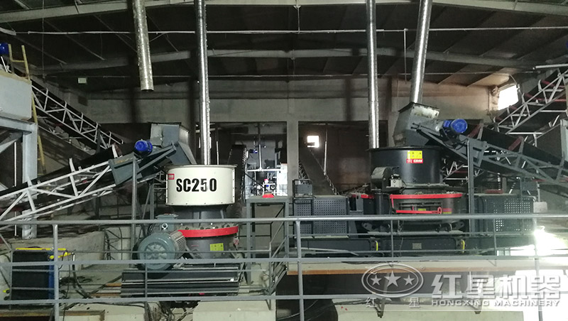 鵝卵石制成沙子用對輥制沙機(jī)還是沖擊制砂機(jī)，哪個好用