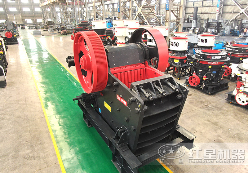 花崗巖邊角料能加工建筑用碎石，用哪種粉碎機(jī)效果好