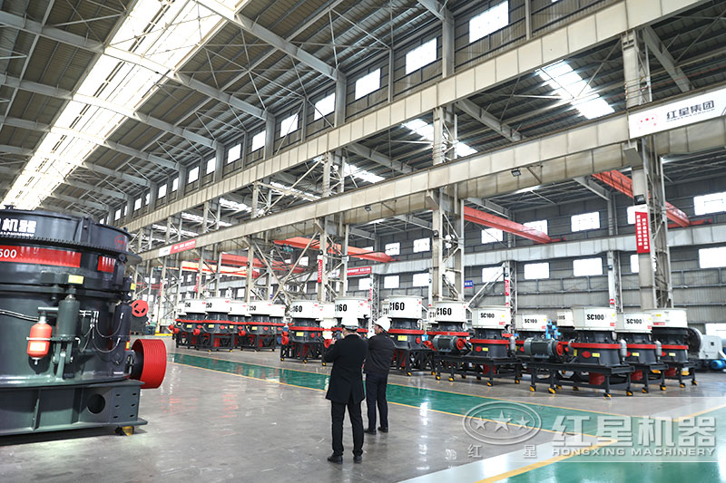 毛石破碎機(jī)價格實惠，客戶來紅星考察